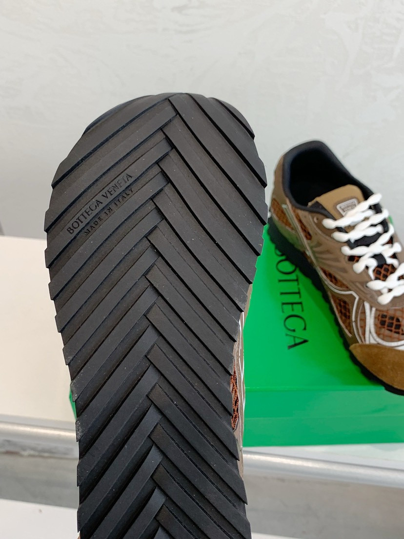 b0tt*ga Ven*ta orbit sneaker