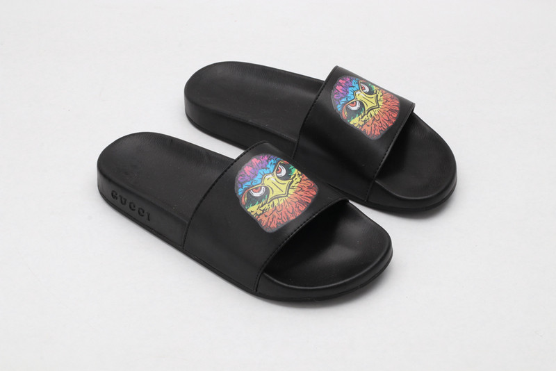 g*u*i sandals
