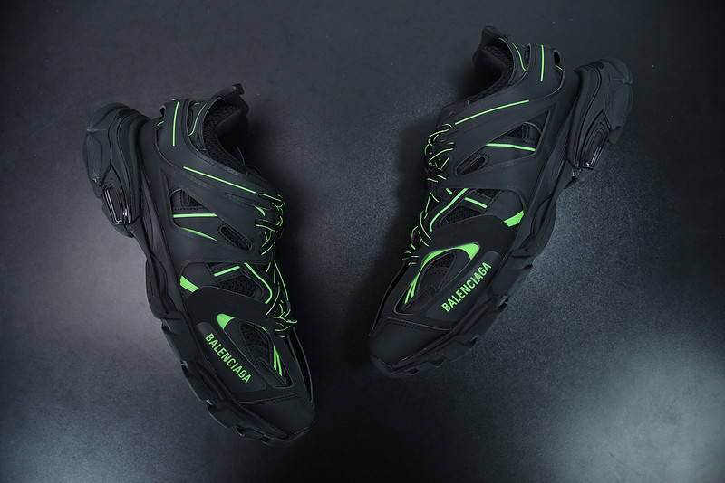 bc track sneaker