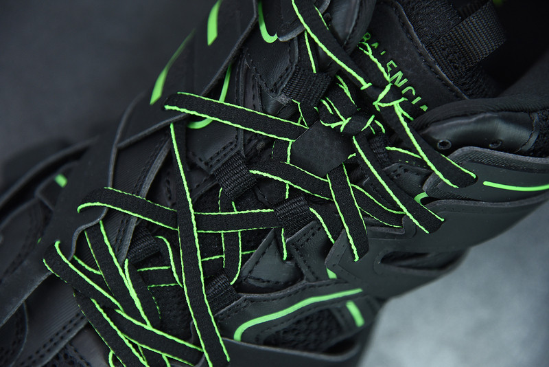 bc track sneaker