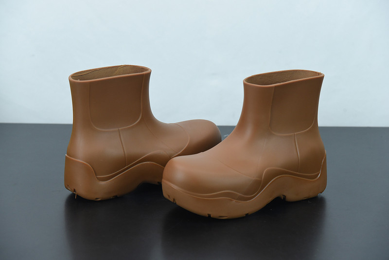 Bo*te*ga ve*ne*ta sneaker