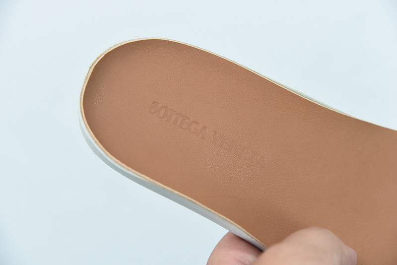Bo*te*ga ve*ne*ta sneaker
