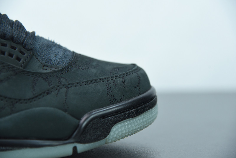 air jordan 4 retro kaws "kaws" 930155-001