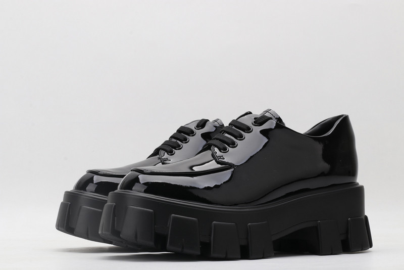 pr sneaker