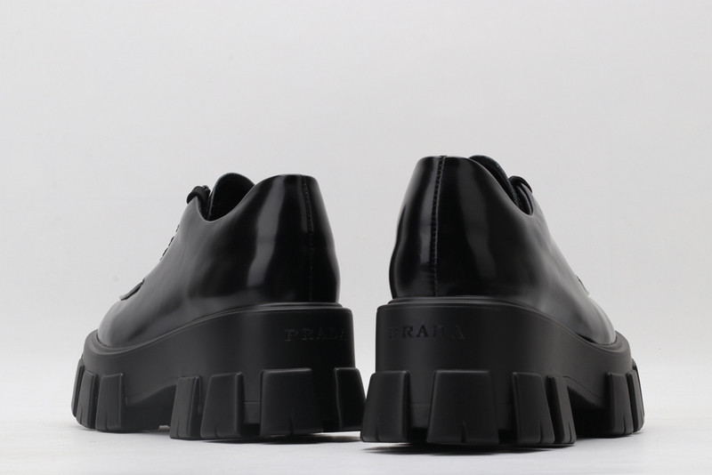 pr sneaker