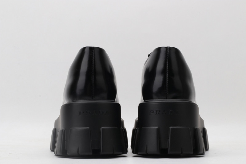 pr sneaker