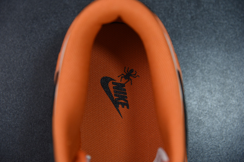 nike dunk low “halloween” dd3357-100