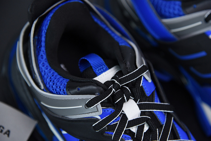 bc track sneaker
