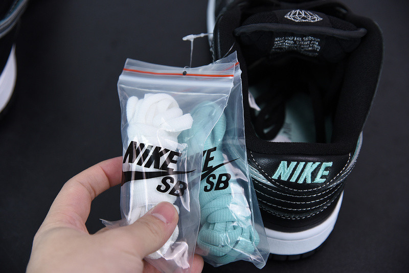 nike sb dunk low black x Di*m*nd s*pply x co bv1310-001