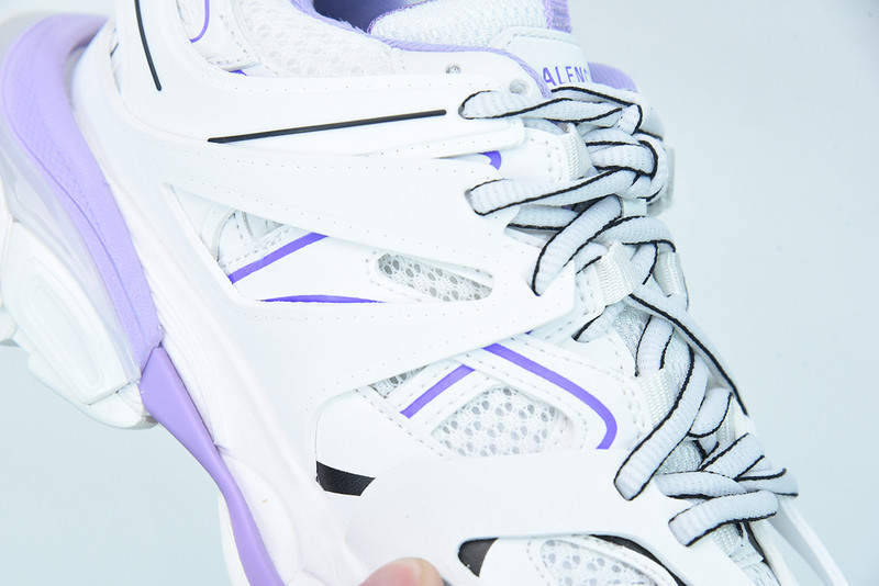 bc track sneaker