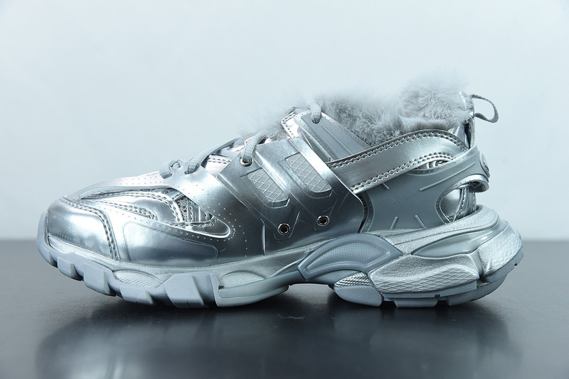 bc track sneaker
