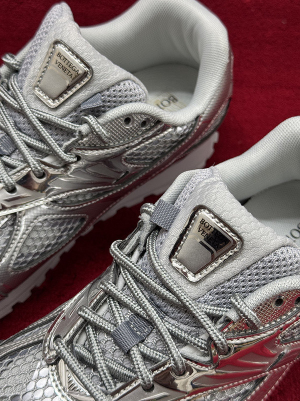 b0tt*ga Ven*ta orbit sneaker