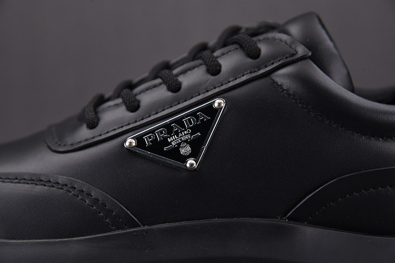 pr sneaker