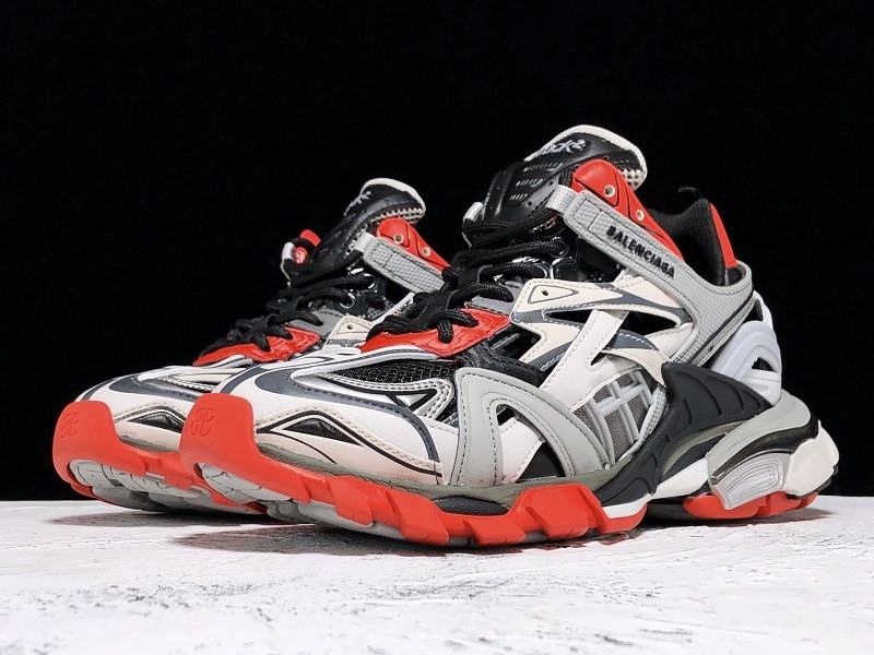bc track sneaker