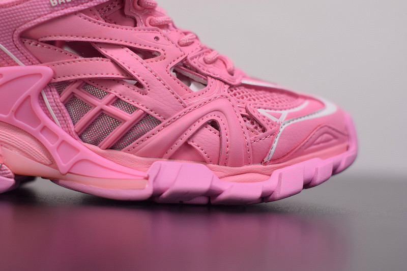bc track sneaker