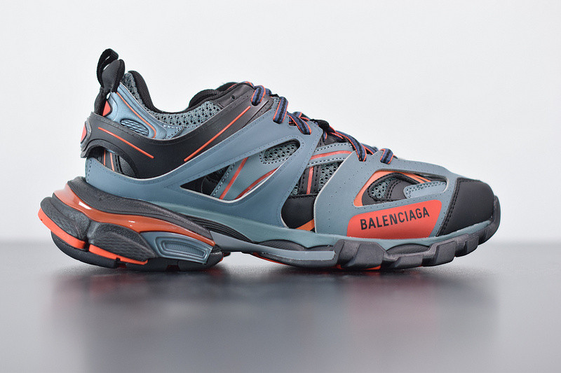 bc track sneaker