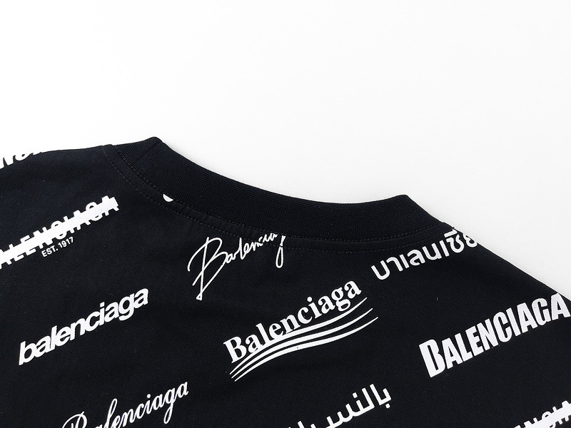 Ba*len*cia*ga clothes