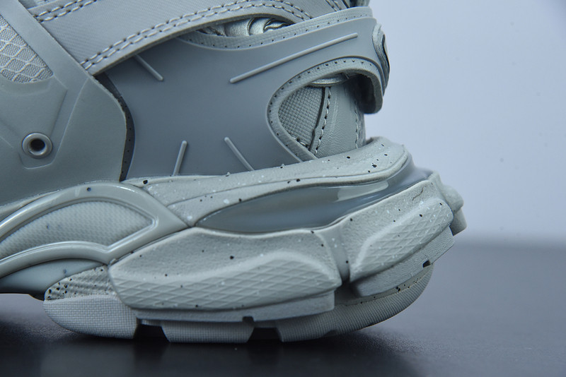 bc track sneaker