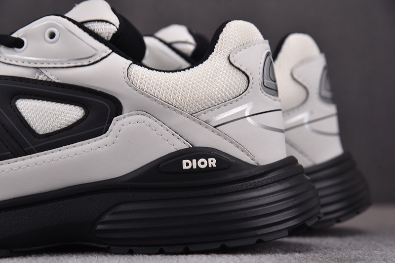 dio* sneaker