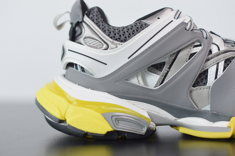 bc track sneaker