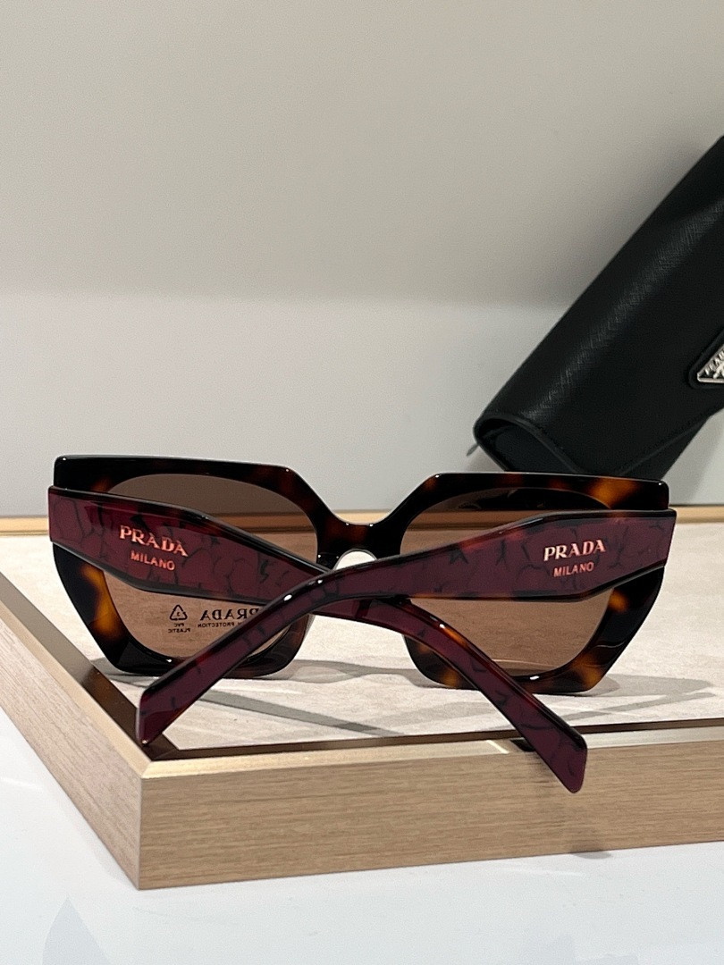 Pra*a Sunglasses