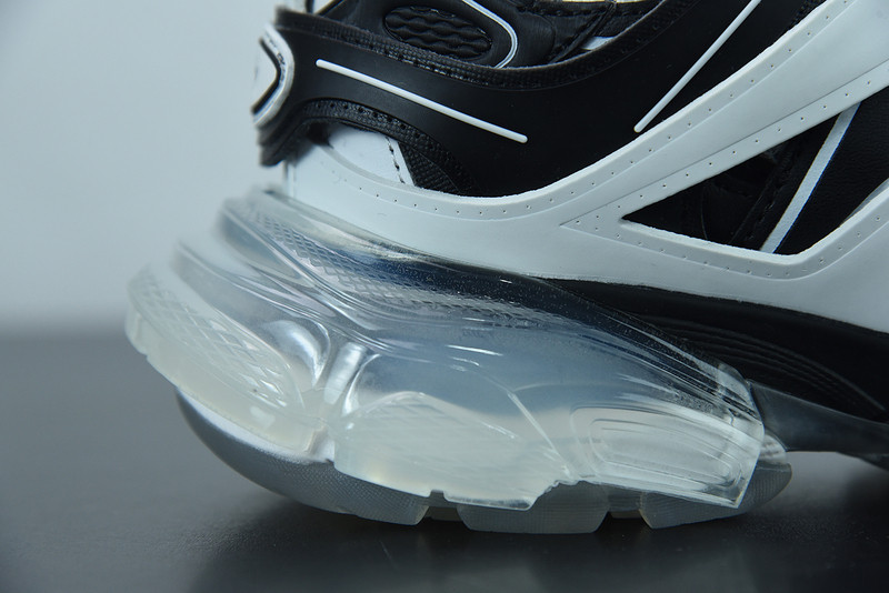 bc track sneaker