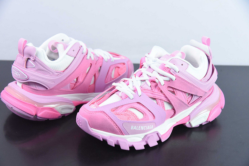 bc track sneaker