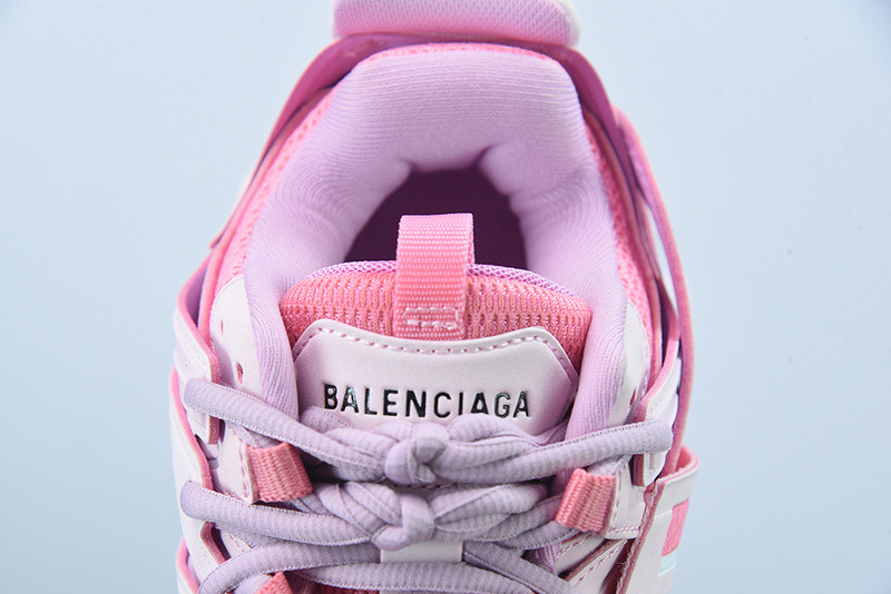 bc track sneaker