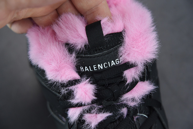 bc track sneaker