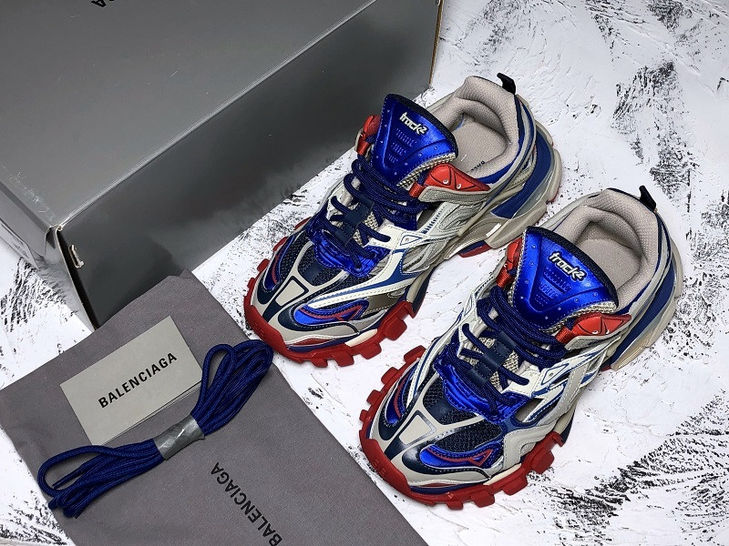 bc track sneaker