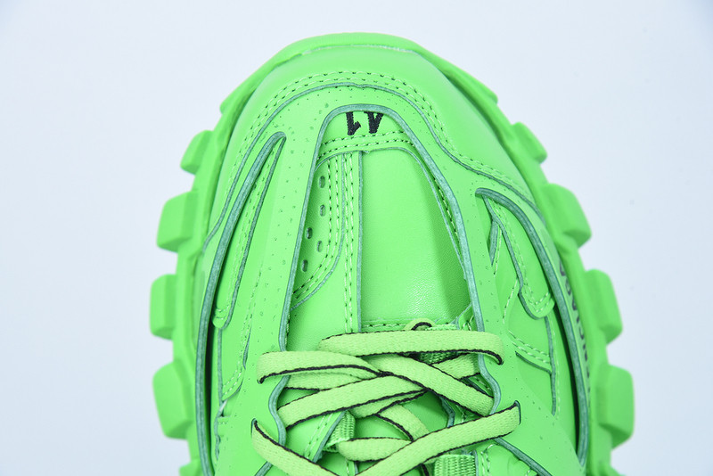 bc track sneaker