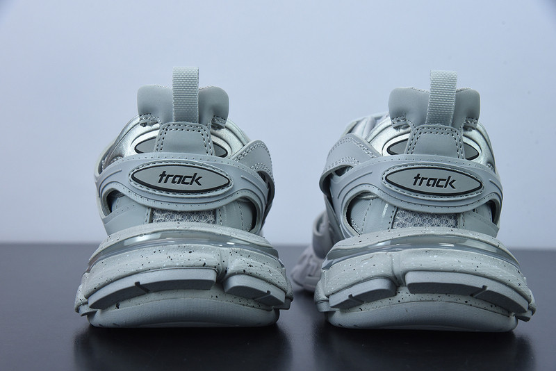 bc track sneaker