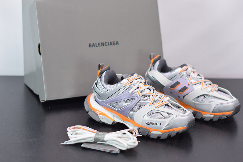 bc track sneaker
