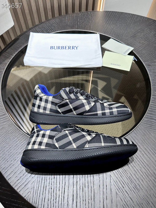 B**rry sneaker