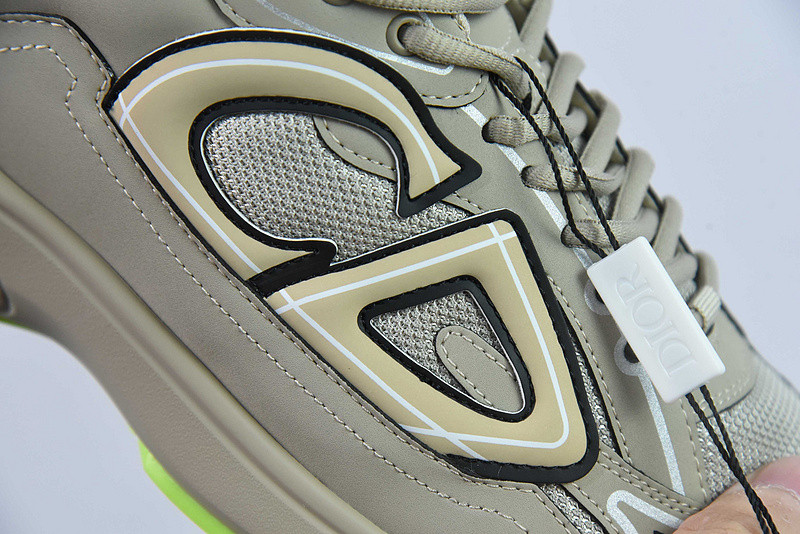 dio* sneaker
