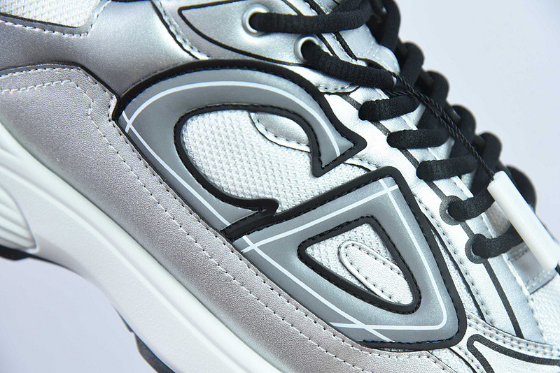 dio* sneaker