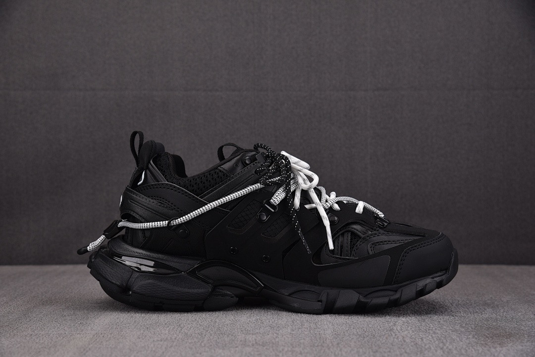 BC TRACK SNEAKER