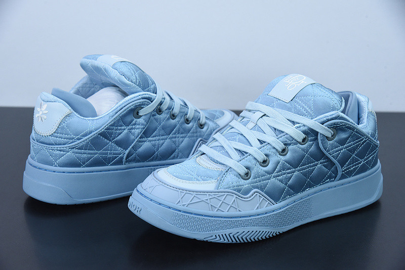 dio* sneaker