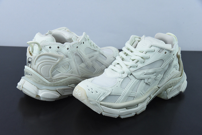 Ba*len*cia*ga runner sneaker