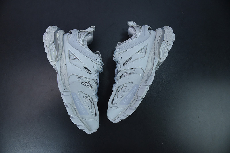 bc track sneaker