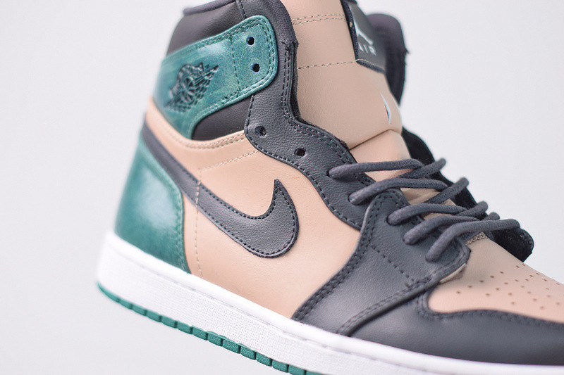 air jordan 1 high cracked metallic leather ah7389-203