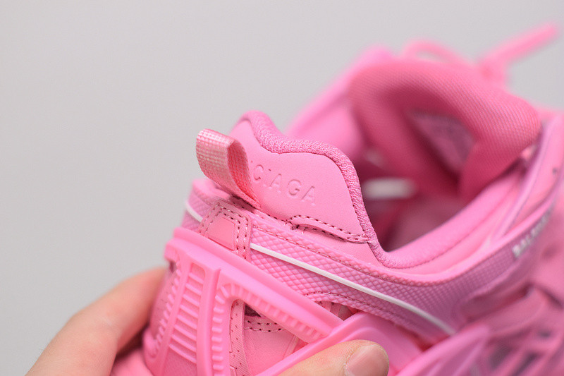 bc track sneaker