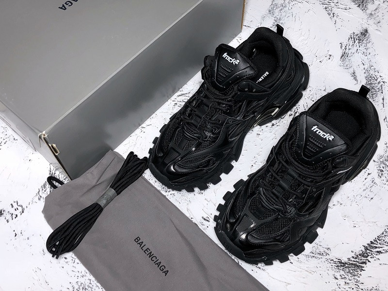 bc track sneaker
