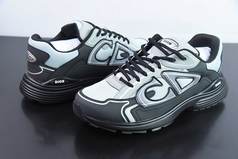 dio* sneaker
