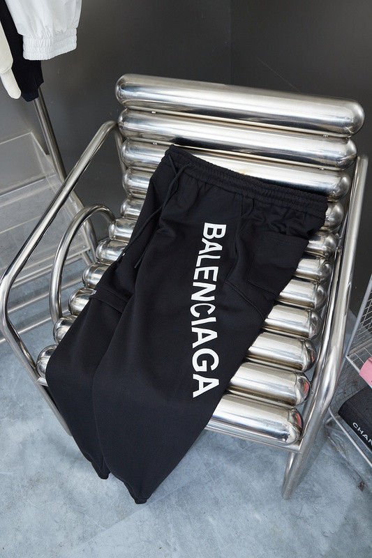 Ba*len*cia*ga clothes