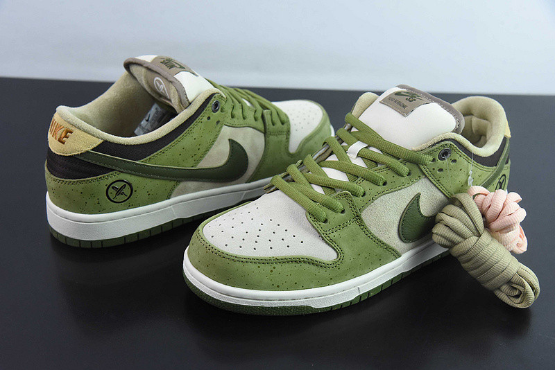 Yuto Horigome x Nike SB Dunk Low Asparagus HF8022-300