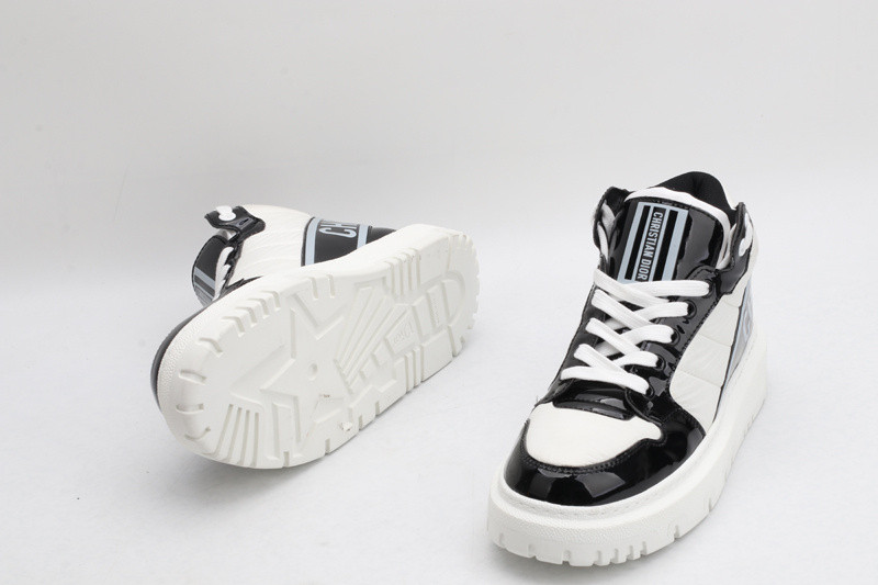 dio* sneaker