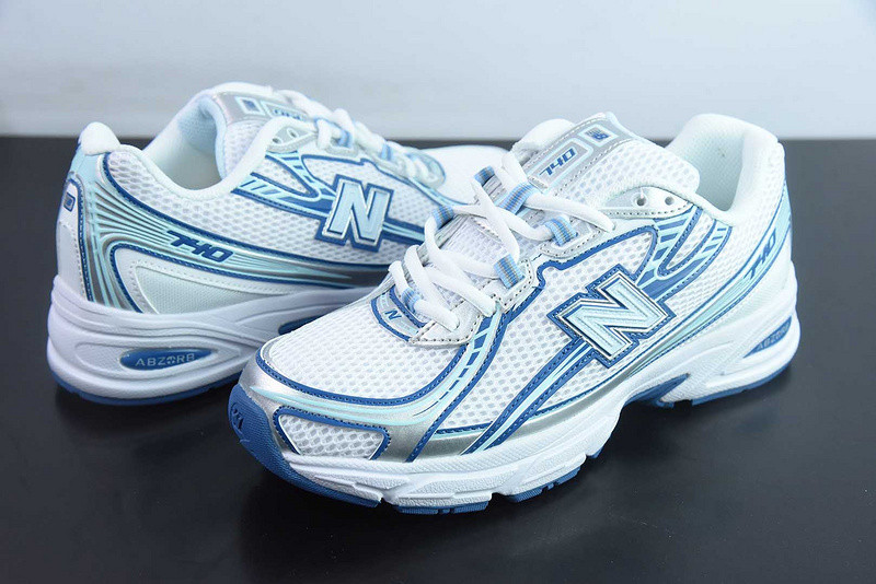 NEW BALANCE SNEAKER