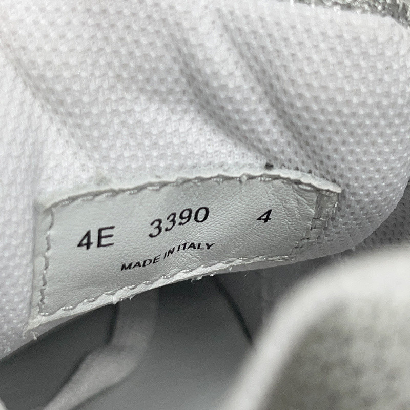 pr sneaker