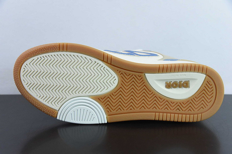 dio* sneaker